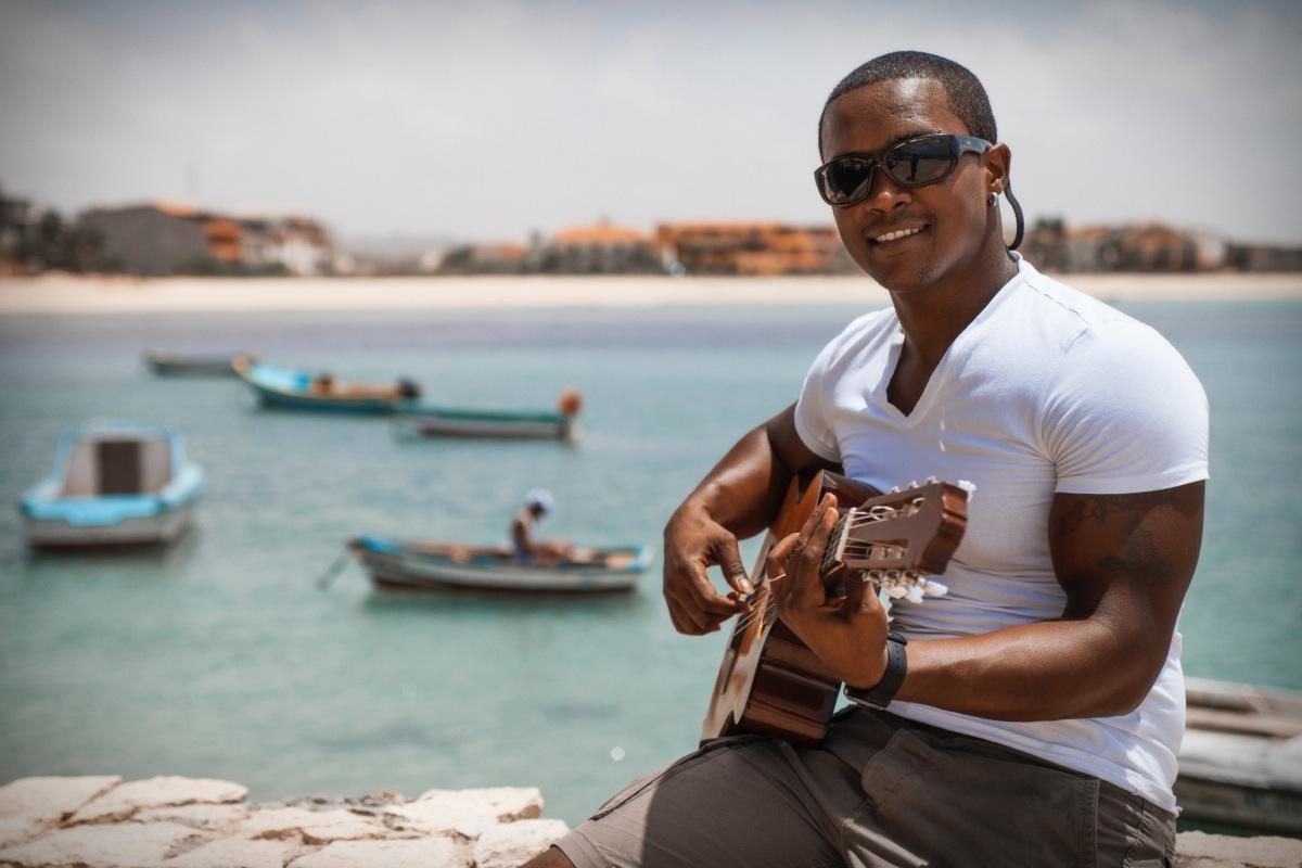 Juary Livramento – Preservar as raízes da música de Cabo Verde